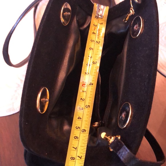 👛Vintage Salvatore Ferragamo Suede trim, tufted raised fabric, leather strap bag - Picture 12 of 13